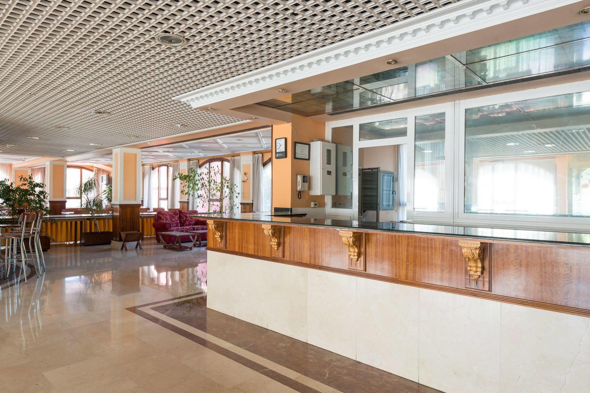 Tryp Bilbao Sondika Hotel Exteriör bild