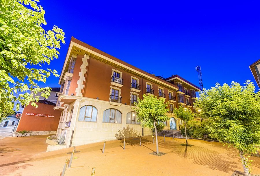 Tryp Bilbao Sondika Hotel Exteriör bild