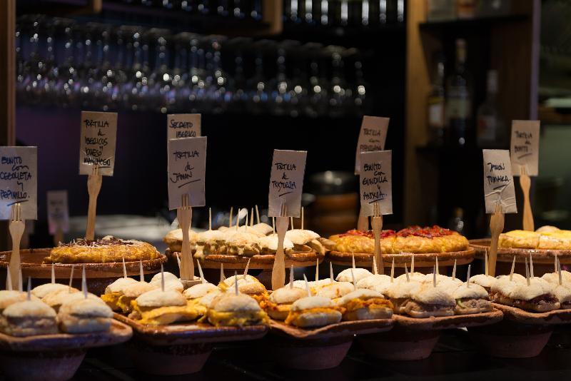 Tryp Bilbao Sondika Hotel Exteriör bild