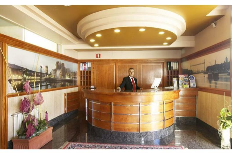 Tryp Bilbao Sondika Hotel Exteriör bild